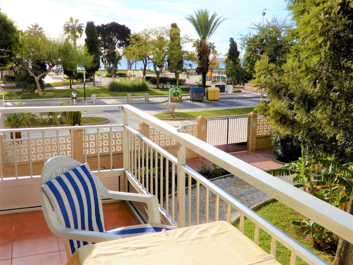 Seafront Apartment Torre Del Mar Exterior photo